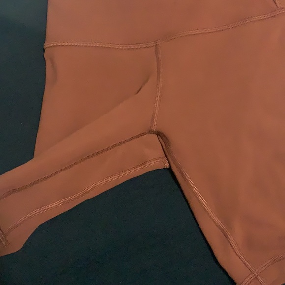 Lulu align short 8” - Picture 5 of 9